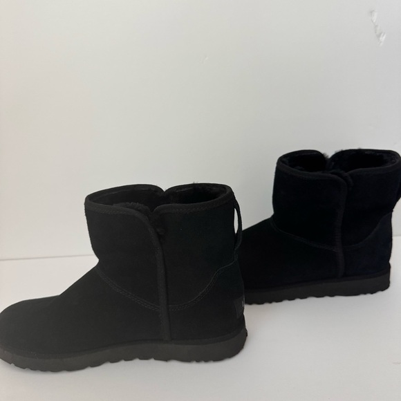 UGG Cory Black Sheepskin Winter Boots 5 1/2” Shaft Height Size 7 - Picture 10 of 16